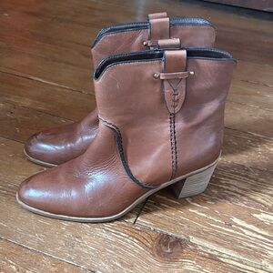 Bass Sophia Brown Leather Boot size 8